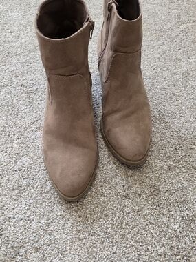 Old Navy Taupe Suede Block Heel Boots